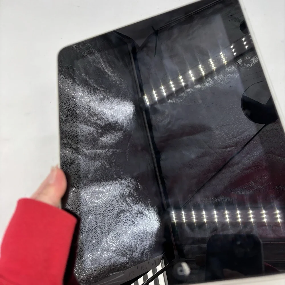 Apple iPad 1st Gen. 64GB, Wi-Fi, 9.7in Silver For Parts Repair Only